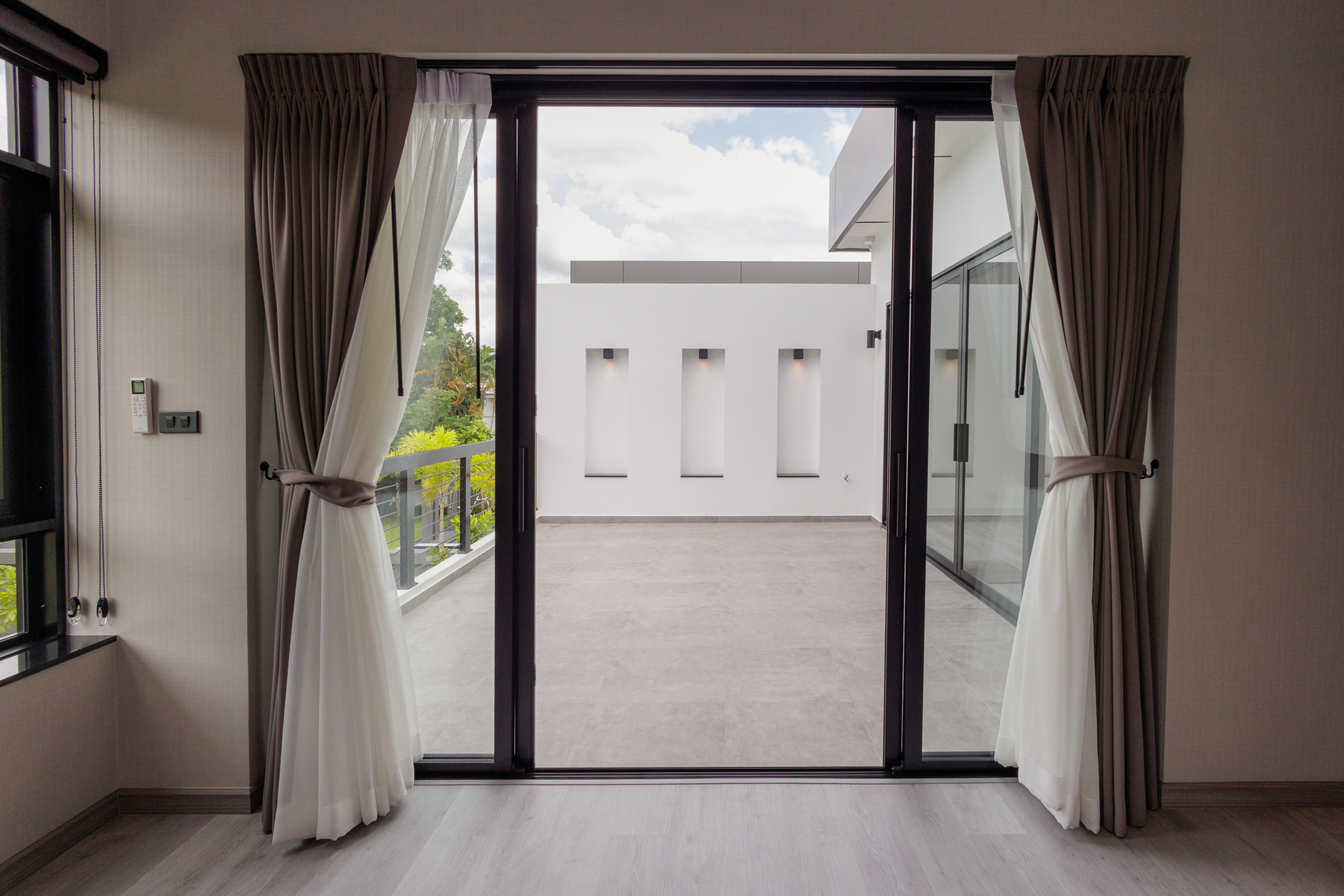 A Unfurnished _8 Pool Villa For Sales In Wang Tan